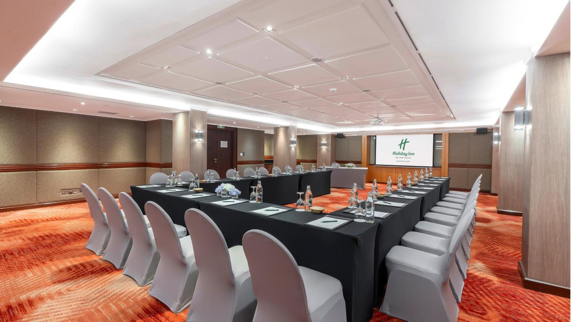 Holiday Inn Bangkok Silom By Ihg Esterno foto