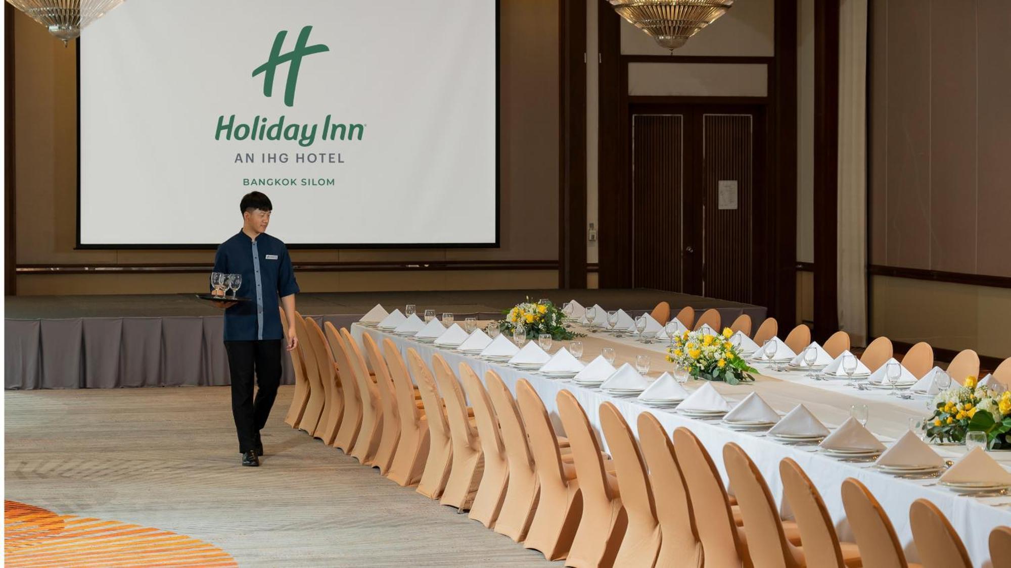 Holiday Inn Bangkok Silom By Ihg Esterno foto