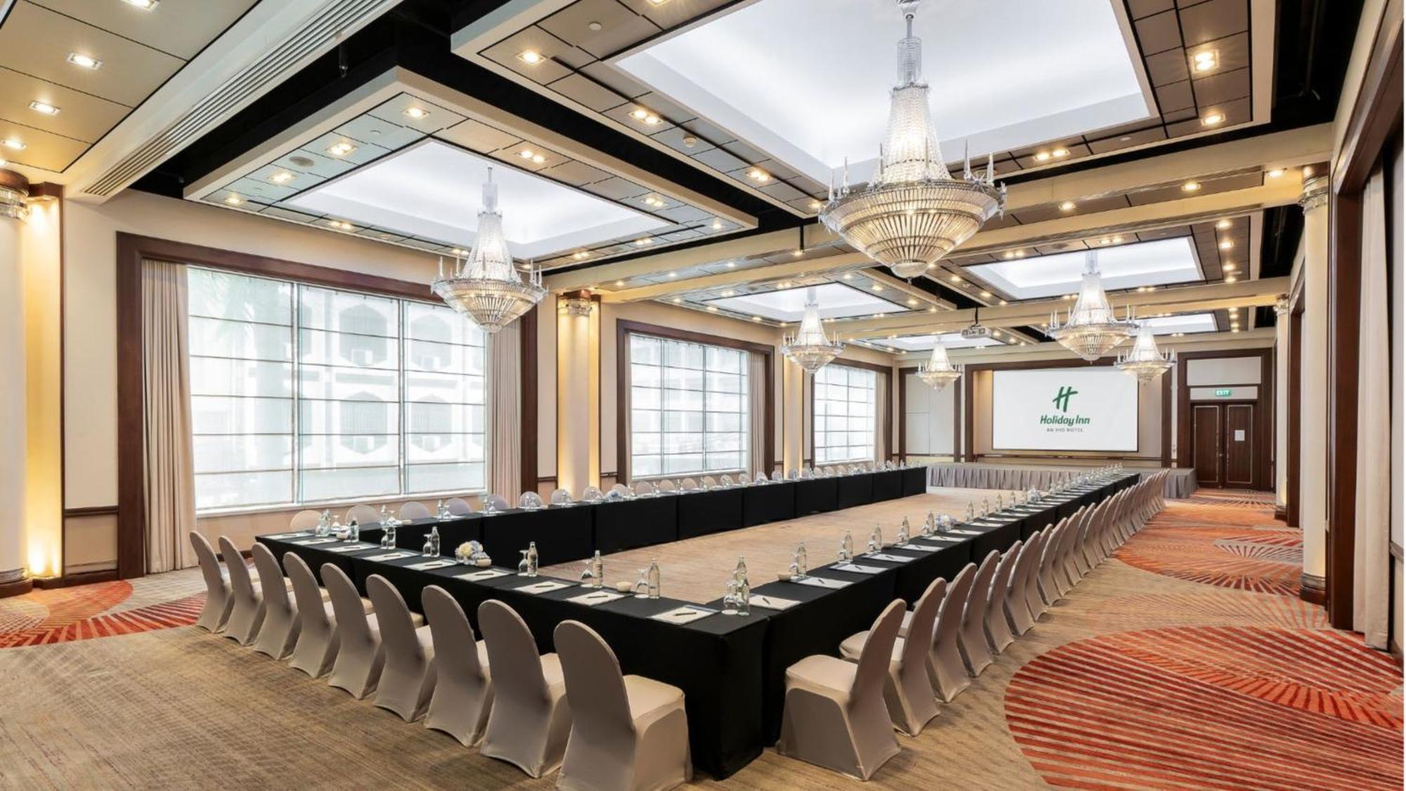 Holiday Inn Bangkok Silom By Ihg Esterno foto