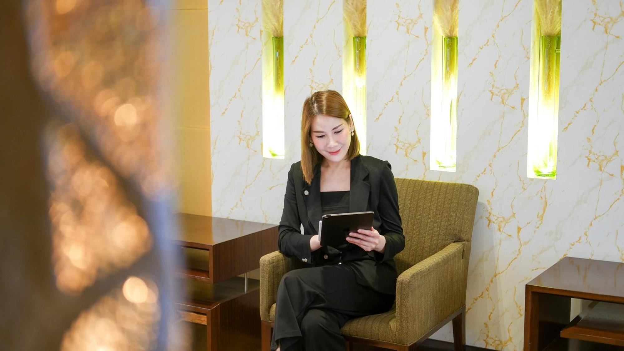 Holiday Inn Bangkok Silom By Ihg Esterno foto