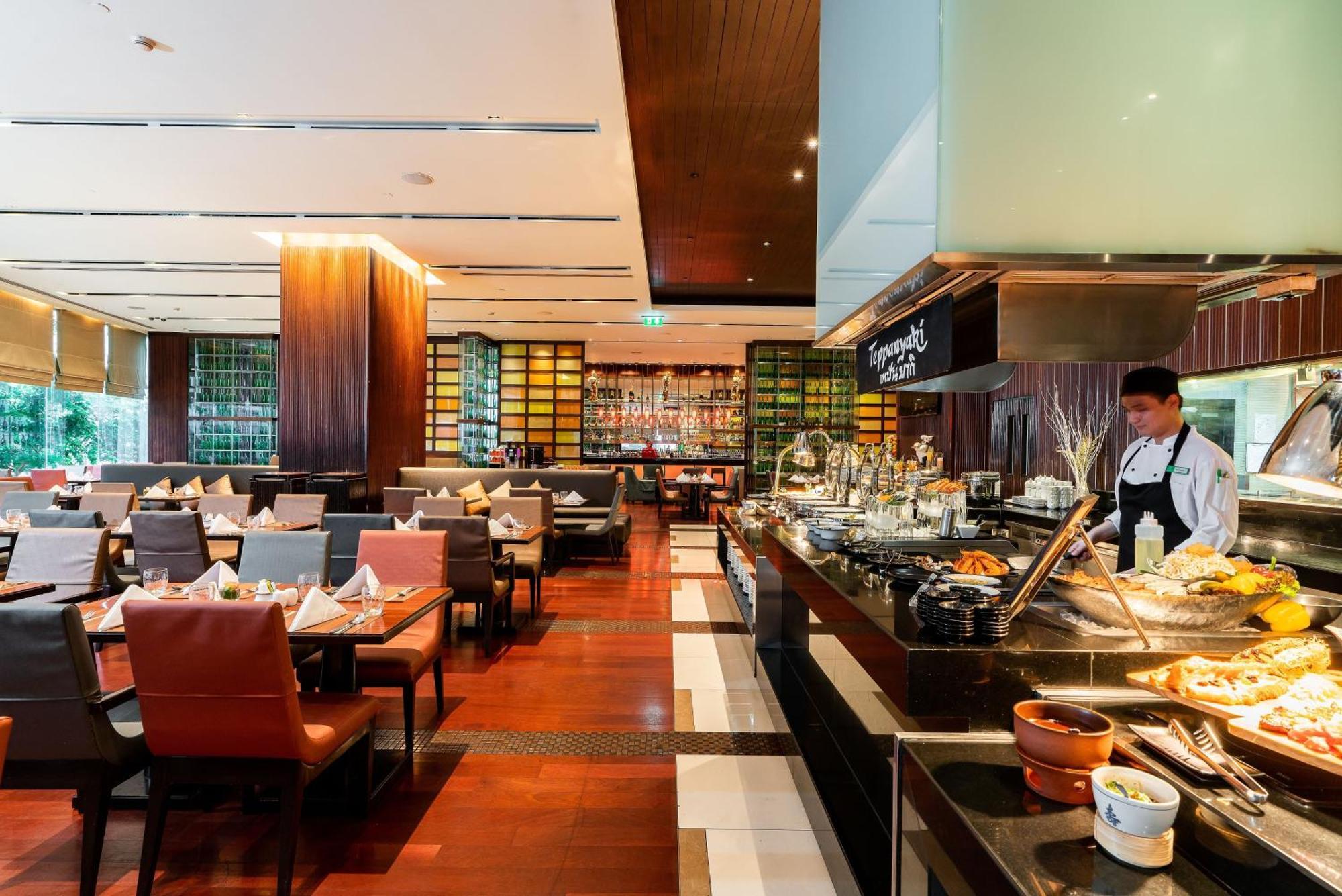 Holiday Inn Bangkok Silom By Ihg Esterno foto