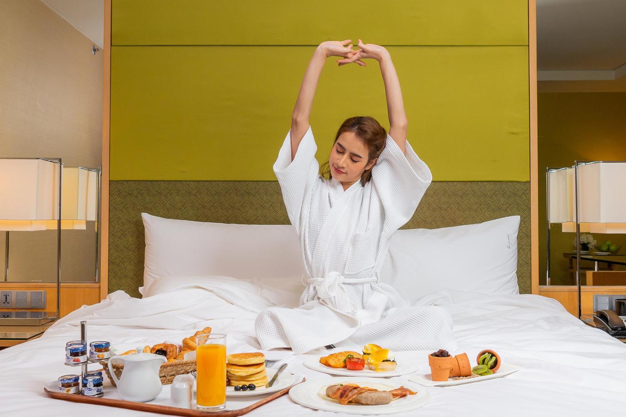 Holiday Inn Bangkok Silom By Ihg Esterno foto