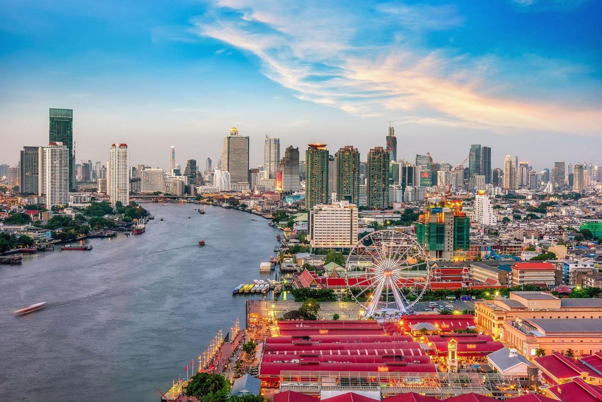 Holiday Inn Bangkok Silom By Ihg Esterno foto