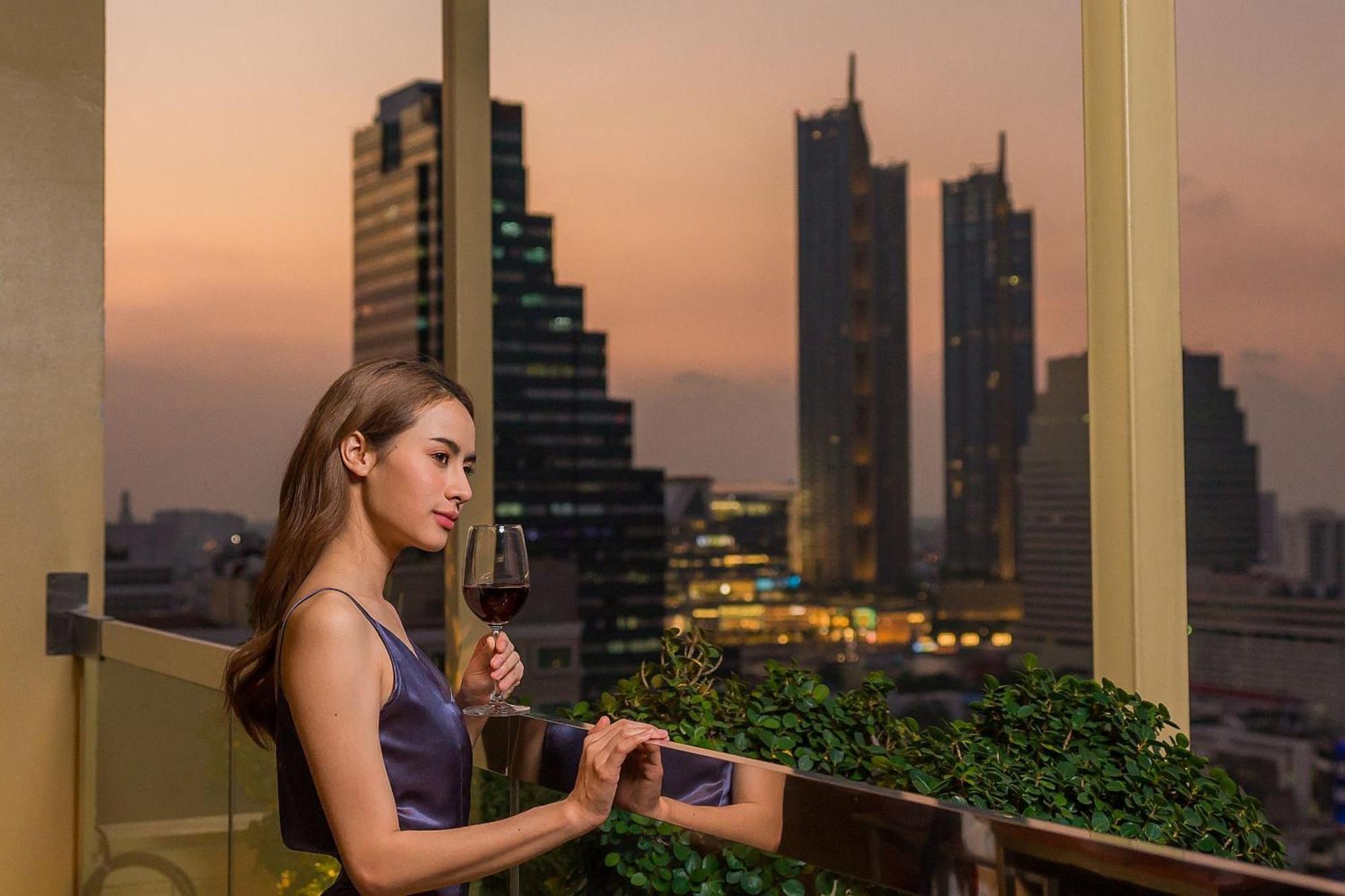 Holiday Inn Bangkok Silom By Ihg Esterno foto