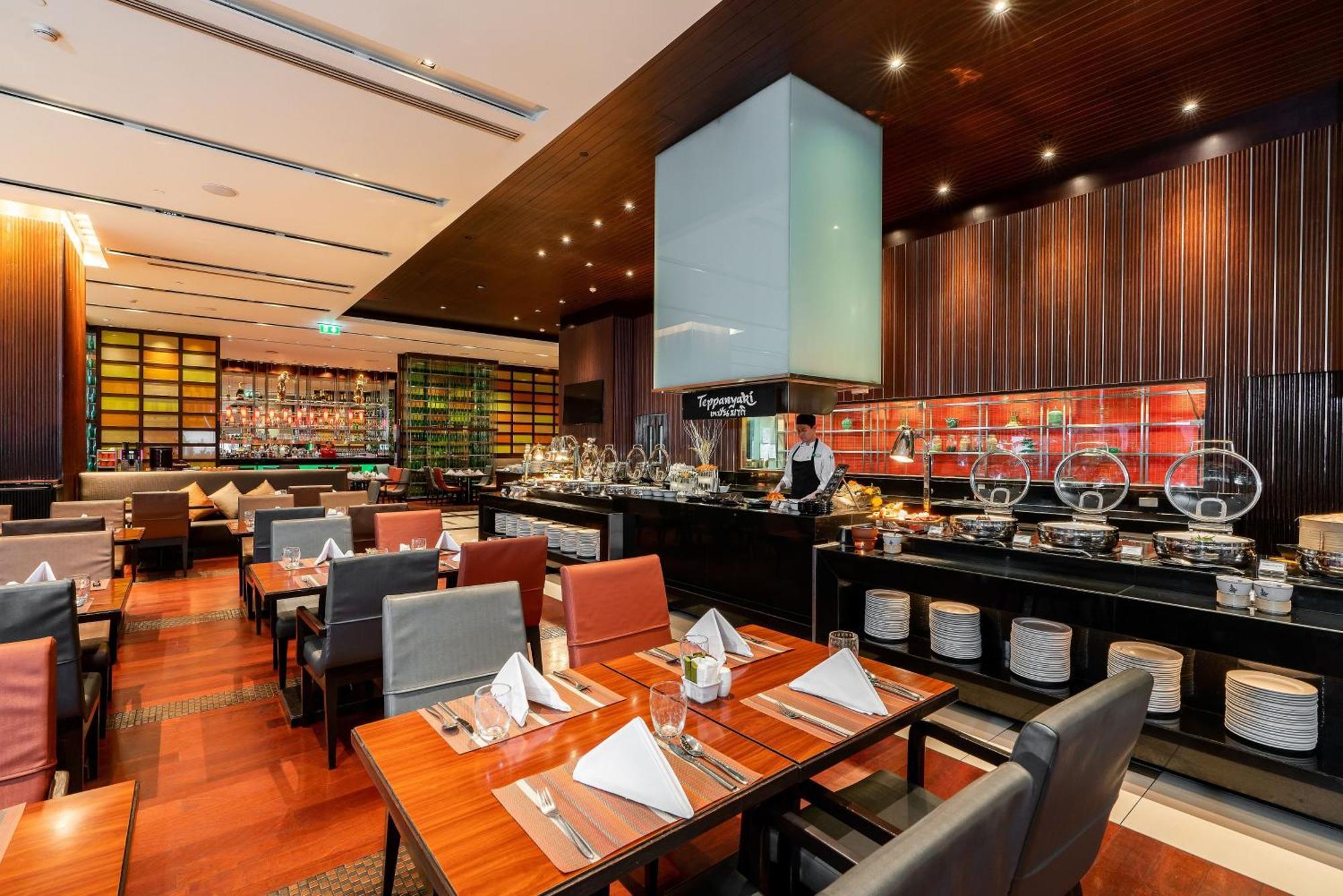 Holiday Inn Bangkok Silom By Ihg Esterno foto