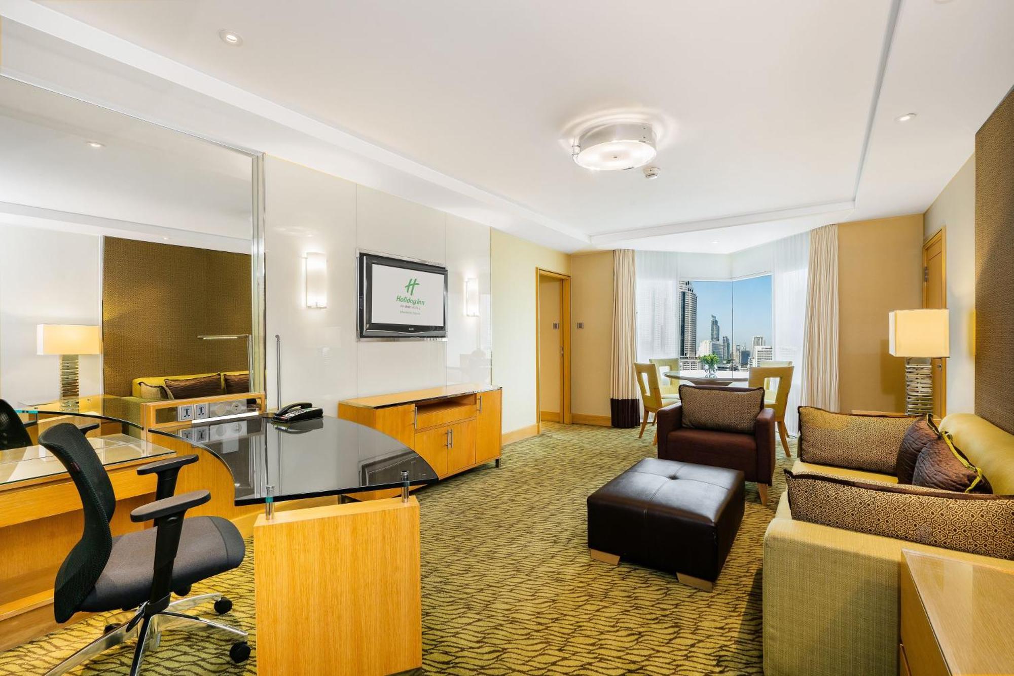 Holiday Inn Bangkok Silom By Ihg Esterno foto
