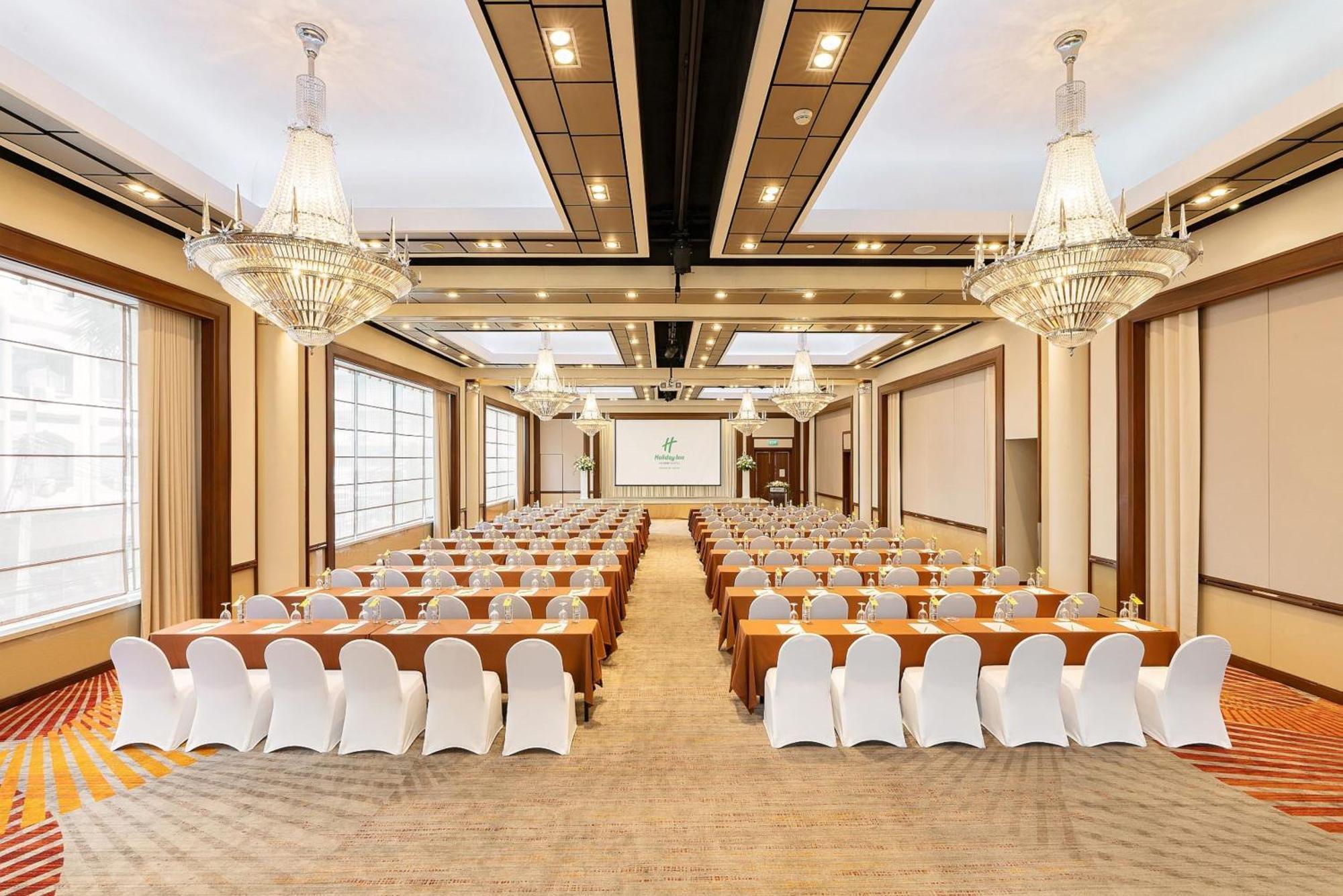 Holiday Inn Bangkok Silom By Ihg Esterno foto
