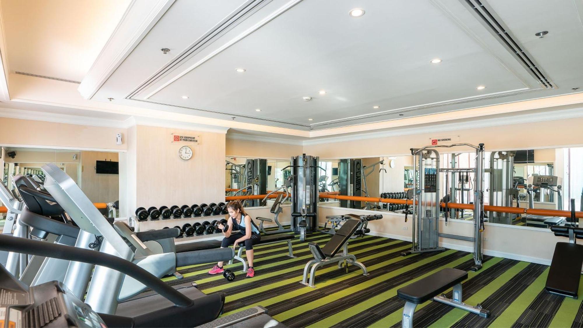 Holiday Inn Bangkok Silom By Ihg Esterno foto