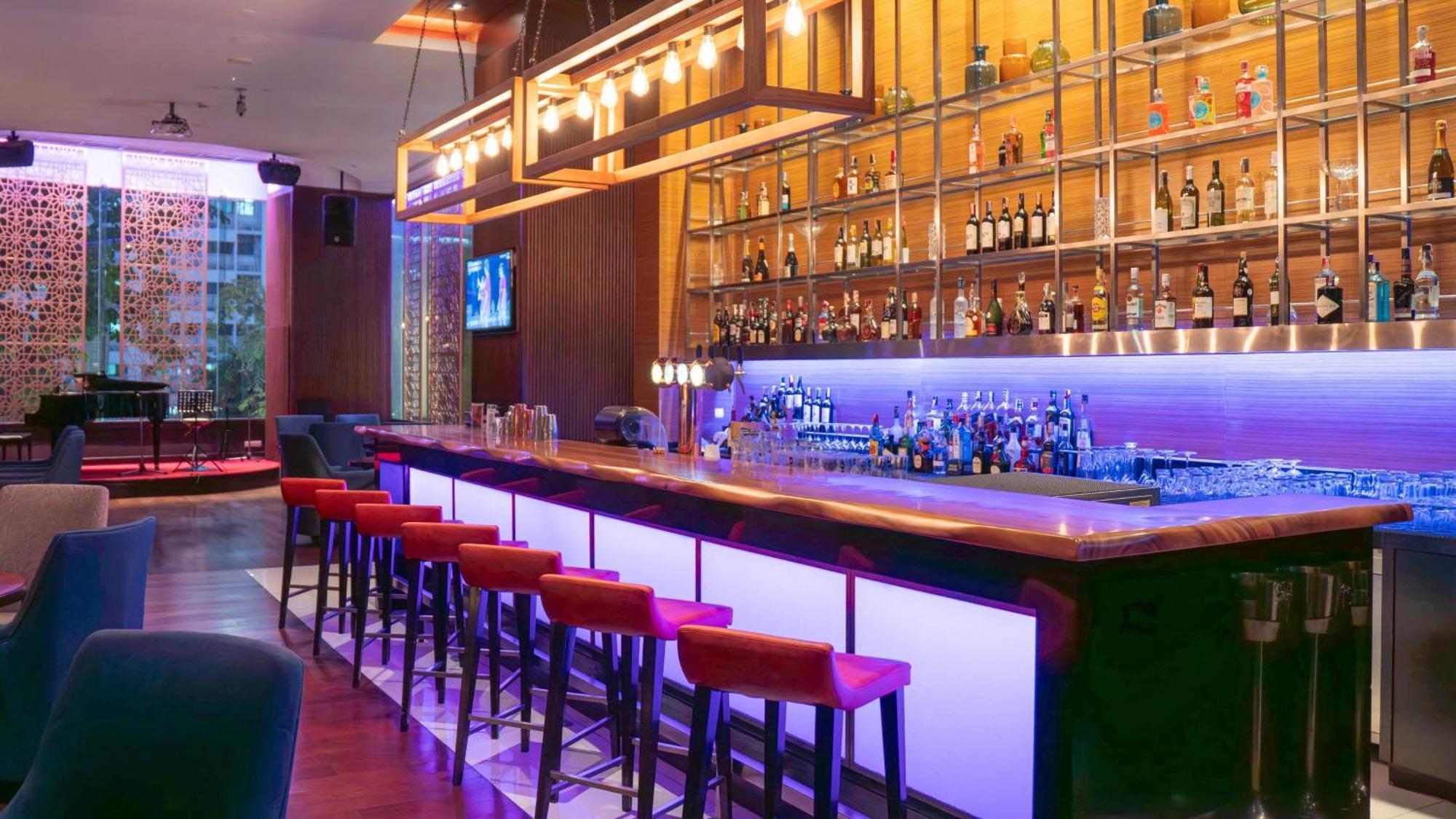 Holiday Inn Bangkok Silom By Ihg Esterno foto